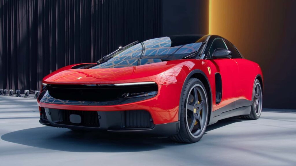 Ferrari «дуже задоволена» замовленнями на Luce