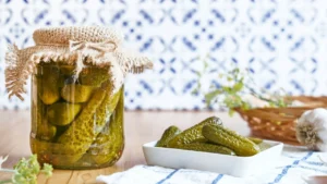Корнішони: крихітні огірочки з великим хрустом і глибокими традиціями