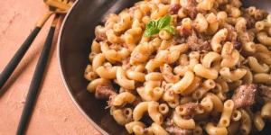 Макарони по флотськи: історія, класичний рецепт і сучасні варіанти