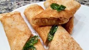 Млинці з яблуками і корицею: ароматна класика, що об’єднує покоління