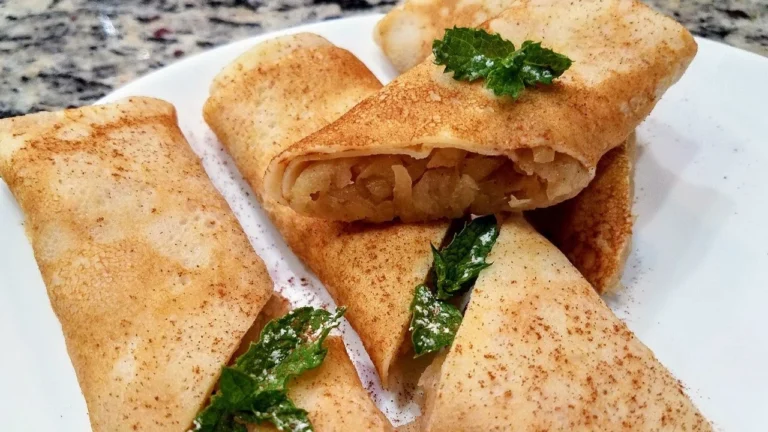 Млинці з яблуками і корицею: ароматна класика, що об’єднує покоління