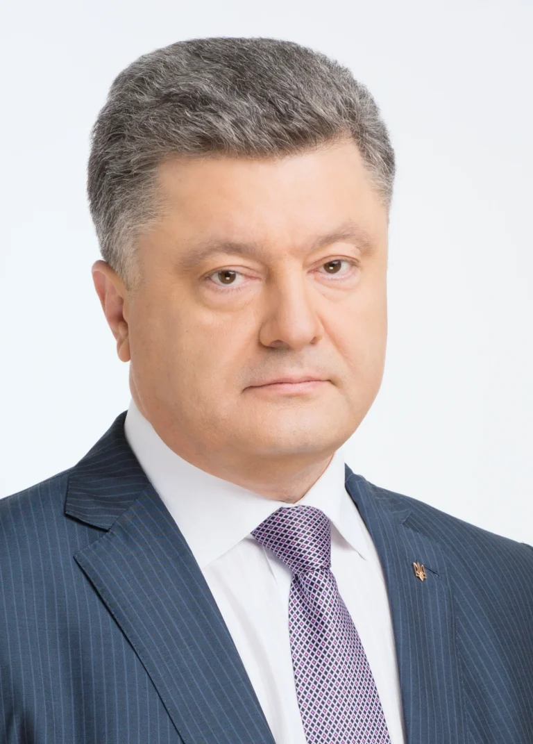 Порошенко задекларував понад 4 млрд грн: лідер за доходами нардепів