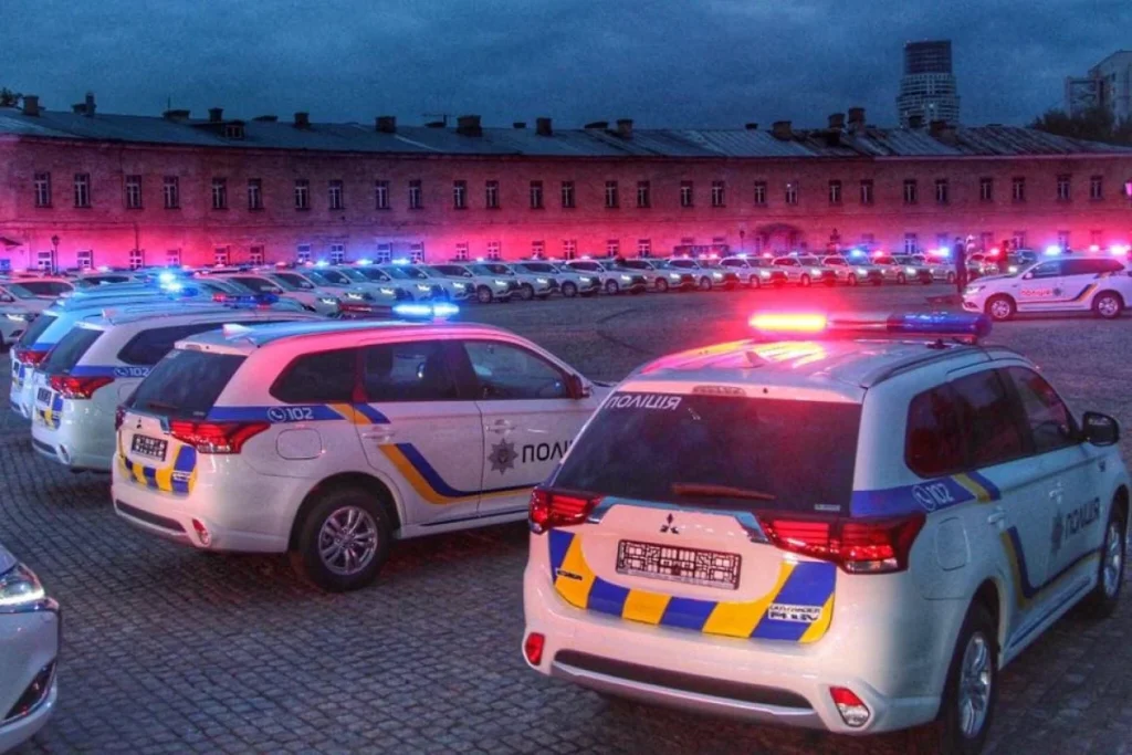 Самовільна стоянка на Подолі: директору оголосили підозру