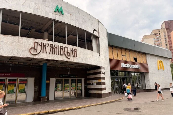 Станція метро «Лук’янівська» відновила роботу після обстрілу