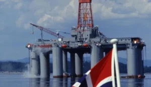Нафтова платформа на шельфі Норвегії після завершення страйку нафтовиків