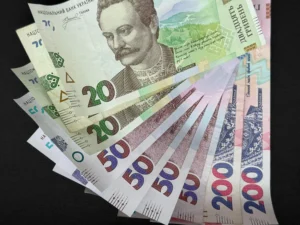 НБУ встановив курси долара та євро на 6 серпня